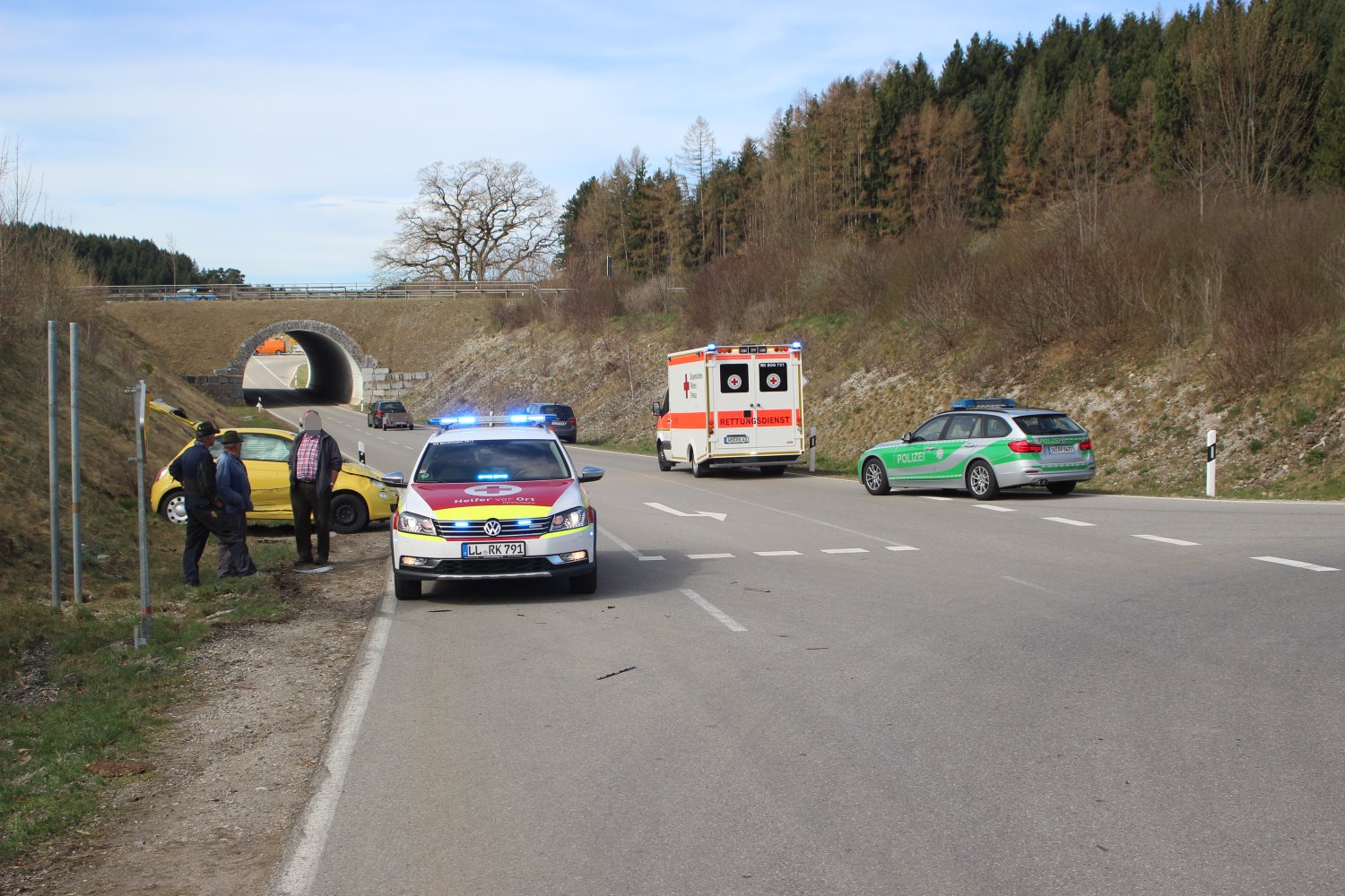 Helfer vor Ort Denklingen, HvO Denklingen 180413 VU B17 Neuhof